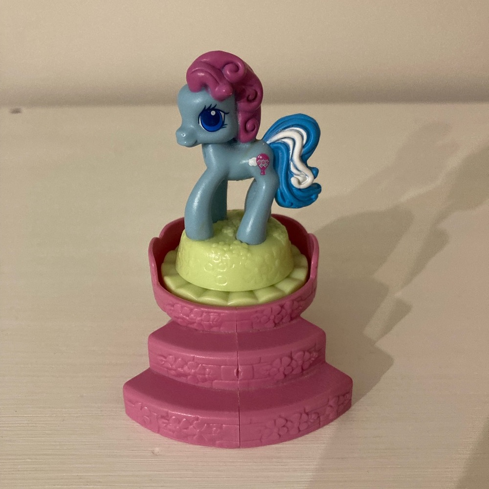 McDonald's Happy Meal 2007 My Little Pony Set of Four Toys - Picture 4 of 5
